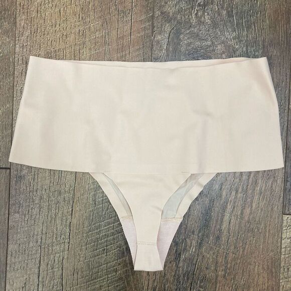 Spanx Undietectable Soft Nude NWOT Women’s Shapewear size S EUR 34-36 UK 8-10‎ - Picture 2 of 6